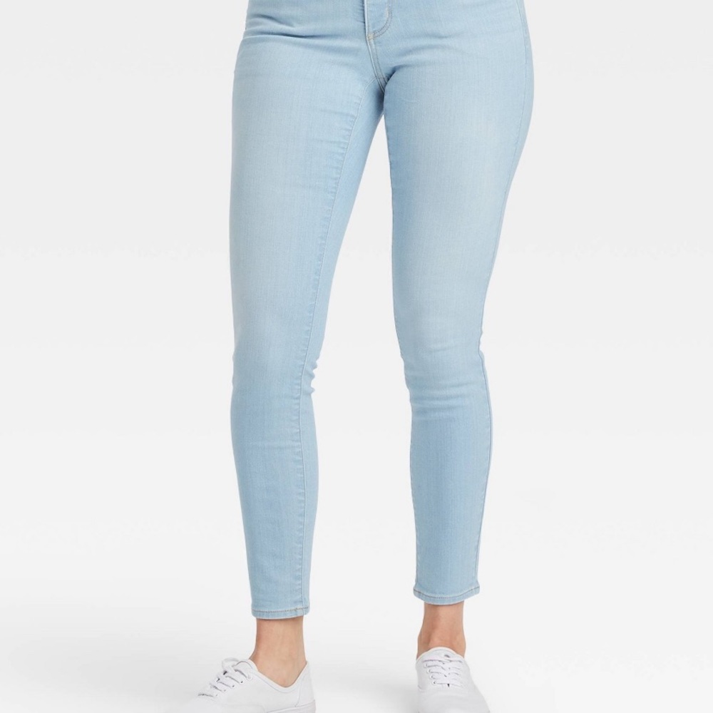 Size 12 long. Universal Thread light jeans. Mid-rise skinny.